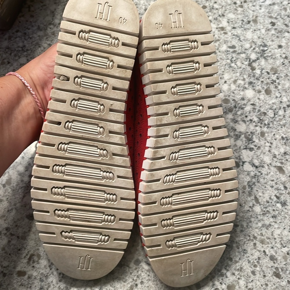 Isle Jacobsen Red Tulip Perforated Sneakers EU 40 US 9.5 - Picture 4 of 6
